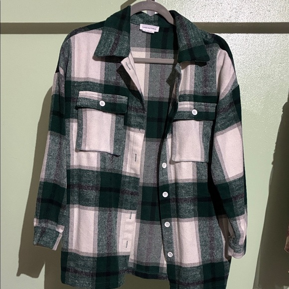 Lovers + Friends Forest Plaid Jacket like new 🆕 fits like xxs to s oversized - Picture 2 of 4